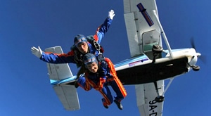 Iskonski adrenalin - <b>padobranski tandem skok</b><br /> u Zagrebu!