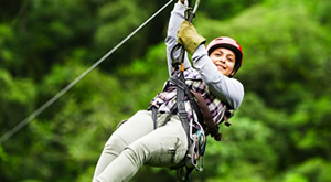 Odvažite se na potpuno novo adrenalinsko iskustvo u Agroturizmu Podstrana u Hrvacima: zipline, te se spuštajte sajlom razapetom izmeću brzinom od 50km/h! Zvuči primamljivo?? Dođite!!!