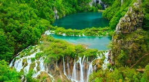 [NP PLITVIČKA JEZERA] Uz Autoturist-Park na Plitvice!!! Uživajte u 1-dnevnom izletu 22.10.’17.u NP Plitvička jezera uz polazak autobusom iz Zagreba za samo 135kn/osobi!