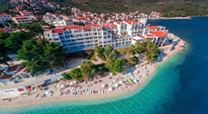 Ekskluzivan resort, oaza romantike i uzbuđenja u srcu Makarske rivijere! Karisma iskustvo na 3 dana/2 noćenja s ALL INCLUSIVE uslugom za 2 odrasle osobe u Sensimar Makarska Resortu već za 2999 kn!