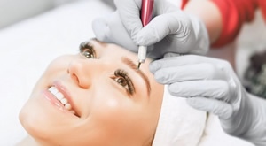Posljednjih godina obrve su jedan od glavnih trendova u svijetu ljepote! Beauty Centar Kozlinger u Zagrebu ima za Vas pravu stvar – Puder obrve (“powder eyebrows”) za samo 699 kn!
