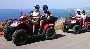 Nezaboravni adrenalinski doživljaj od 2,5 h za 2 osobe na vrhunskim quadovima Goes 450  u Splitu i Podstrani! Rent a Quad   tours Split odvesti će Vas na najljepše panoramske poglede…samo 779 kn!