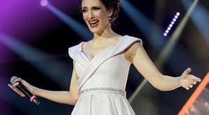 Koncertni spektakl naše glazbene dive – Doris Dragović 18.04. u Areni Varaždin! Svikoncerti.eu organizira za Vas autobusni prijevoz iz Zagreba i Sesveta u Varaždin za samo 104 kn/osobi!