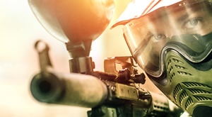 Željni adrenalina? Nešto ludo da Vas izbaci iz rutine? Izletište Petek u Ivanić Gradu nudi najam igrališta i opreme za PAINTBALL u trajanju 1 ili 2 sata za do 16 osoba, od samo 50 kn/ osobi!