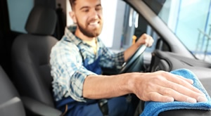 Dubinskim čišćenjem priuštite svom limenom ljubimcu besprijekornu čistoću i miris! Autopraonica Zagrepčanka u Zagrebu donosi Vam sjajnu priliku za kemijsko čišćenje automobila za samo 299 kn!