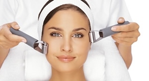 Mladenački izgled uz specijalni tretman HYDRADERMIE YOUTH GUINOT u Beauty Studiu Skin u Rijeci! Prirodno rješenje protiv bora i za dubinsku hidrataciju kožu lica, samo 199 kn!