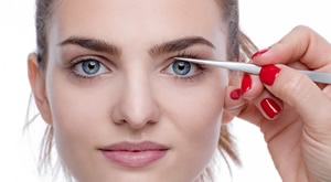Divota spa u Splitu donosi Vam priliku za tamnijim, gušćim, duljim i uvijenijim trepavicama koje Vašim očima daju ljepši pogled: Yumi Lashes – LIFTING TREPAVICA u 6 FAZA za samo 239 kn!