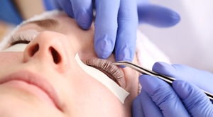 [LASH LIFT] Popularni tretman uvijanja, podizanja i njege trepavica u Lashlift Room u centru Zagreba uz uključeno bojanje za zavodljiv pogled i efekt koji traje čak do 2 mjeseca za samo 95 kn!