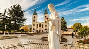 Otkrijte mir duše! Svetište u Međugorju je fenomen desetljećima! HODOČAŠĆE na 3 dana i 1 noćenje s POLUPANSIONOM uz Darojković Promet + prijevoz busom…samo 349 kn/ osobi!