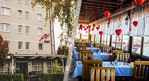 ROMANTIKA za Vas uz čaroliju Slavonskog Broda u Hotelu Art 4*! Proslavite VALENTINOVO uz 1 ili 2 noćenja s doručkom i prigodnom večerom + aperitiv i glazba uživo, sve za 2 osobe i od samo 769 kn!