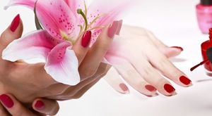 Odmorite se od napornog lakiranja… Zaboravite na ispucali lak na rukama i zablistajte uz MANIKURU + TRAJNI LAK u Platinum Bella Beauty u Rijeci u POLA CIJENE – samo 75 kn!