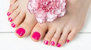 Oslobodite stopala od svih neugodnosti i pripremite za sve modne kombinacije uz MEDICINSKU PEDIKURU uz lakiranje u Golden Beauty salonu u samom centru Zagreba uz 45% POPUSTA i za SAMO 95 kn!