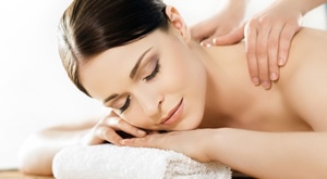Blagotvorna moć dodira – priuštite sebi ili bliskoj osobi na poklon 2x masaža leđa u trajanju 30 minuta u Kozmetičkom salonu Talija u Splitu…