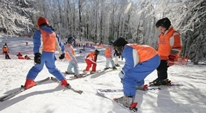 Škola bordanja na Sljemenu za djecu i odrasle u trajanju od 2 dana (subota i nedjelja) uz najam bord opreme, uporabu školske žičare u organizaciji ski škole Sport4you.hr za samo 75 €/osobi!