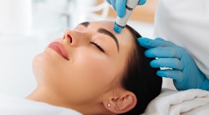 [ŠPANSKO] U samo 5 inovativnih koraka do obnovljene kože lica u La Camilla beauty bar u Zagrebu – čišćenje ultrazvučnom špatulom, hydrafacial, maska, ultrazvuk/hladni čekić i led maska!