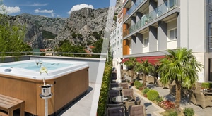 Odmor u Hotelu Plaža Omiš 4* na atraktivnoj lokaciji uz more i rijeku – 2 ili 3 noćenja s doručkom za 2 odrasle osobe i 1 dijete do 12 godina, privatno korištenje 2h spa zone, dodatne pogodnosti…