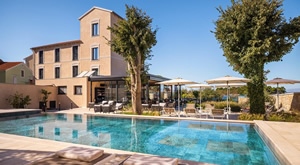 [ADULTS ONLY] Odmor u luksuznom Heritage Hotelu Dunatovi Dvori 4* na otoku Ugljanu uz izbor noćenja na bazi doručka ili doručka i vrhunskih večera u 3 slijeda, grijani vanjski infinity pool…