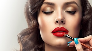 [50% popusta!] FRAJLE hair makeup studio by Andreja u centru Zagreba donosi Vam fantastičnu ponudu za lijepu i njegovanu kosu – pramenovi i fen frizura ili frizura i šminkanje po želji!