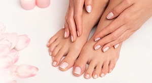 Lijepa i njegovana – Patrizia beauty salon u Zagrebu donosi Vam ponudu spa pedikure s trajnim lakom ili manikuru s trajnim lakom po super cijenama!