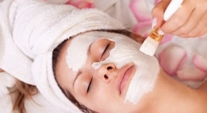 Ne propustite ponudu za svoj mini spa day – njega lica uz piling, masku i masažu te limfna aparaturna drenaža u trajanju 30 minuta u Kozmetičkom salonu Talija u Splitu!