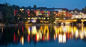 Čaroban odmor na obali Bledskog jezera uz 2 dana i 1 noćenje ili 3 dana i 2 noćenja na bazi doručka za 2 osobe u Hotelu Park 4* te užitke u panoramskom termalnom bazenu…