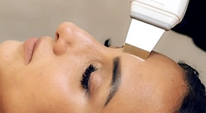 Osvježite kožu i zaboravite na bore i prištiće uz LED terapiju, mikrodermoabraziju, čišćenje lica i tripolarnu radiofrekvenciju u Beauty Boutique MJP u Opatiji!