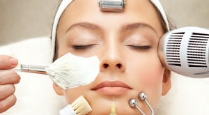 Vratite svojoj koži zdravlje i sjaj! Osvježite i pomladite svoju kožu lica, vrata i dekoltea uz luksuzne tretmane u BioLab Estetic   Acupuncture u Zagrebu, već od samo 70 €!