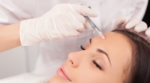 [BOTOX – NOVO] Recite ZBOGOM BORAMA na licu uz pomoć botoxa po regijama ili izravnajte čeone bore i bore oko očiju u Poliklinici Superiora u Zagrebu po super cijeni!