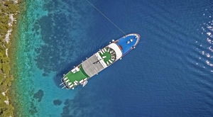 Doživite ljeto za pamćenje uz krstarenje Jadranom – 8 dana/7 noćenja s polupansionom, a vodi vas kroz najljepše destinacije hrvatske obale: Trogir, Split, Hvar, Mljet, Dubrovnik, Korčulu i Brač.