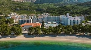Obiteljski odmor na Makarskoj rivijeri u Bluesun hotelu Alga uz 2 ili 3 PUNA PANSIONA!