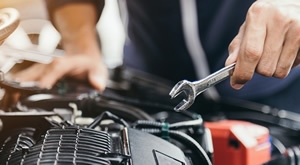 Mali i veliki servis za osobne automobile i kombi vozila – zamjena ulja, filtera, svjećica, remena..