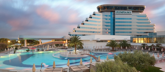 Savršen reset za obitelji i parove u Hotelu Olympia Sky u Vodicama uz 2 noćenja s polupansionom! 