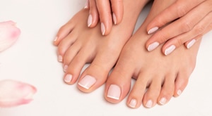 Beauty salon "PINK ME UP" Čavle - estetska pedikura, savršeni nokti i obrve uz tretmane po izboru