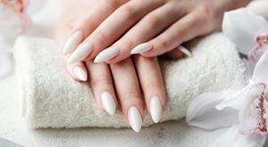 Prirodni nokti bez pucanja uz BIAB u House of Beauty Zagreb - osiguraj svoj termin za samo 20 €!