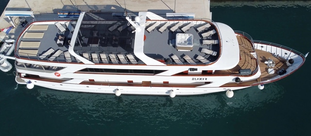 [LIPANJ] Ambassador Travel: Luksuzno 4-dnevno MINI krstarenje iz Splita brodom M/S ELIXIR za 1 osobu, 3 noćenja s doručkom, ručkovima i večerom dobrodošlice, ruta Hvar – Vis – Milna!