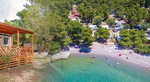 Obiteljski odmor u blizini NP Paklenica u mobilnim kućicama Camping Paklenica! 
