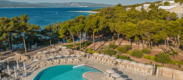 Najbolja SVIBANJSKA ponuda za Brač! Hotel Elaphusa - polupansion za 2 osobe i do 2 djece, GRATIS WELLNESS i sobe uz more. Rezervirajte 2 ili 3 noćenja i uživaj u sunčanom Bolu!