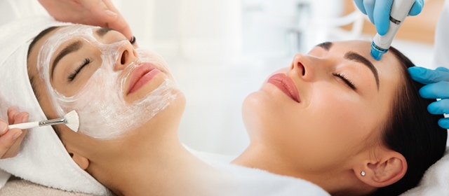 LA CAMILLA ZAGREB: Do savršene kože u 5 koraka! HYDRAFACIAL, ČIŠĆENJE ultrazvučnom špatulom, MASKA, ultrazvuk/hladni čekić i LED MASKA! Obnovite kožu lica uz VRHUNSKI TRETMAN i top popust!